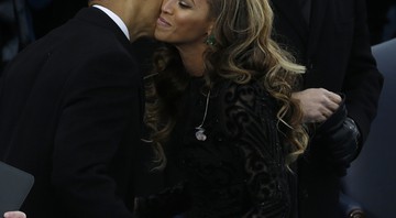 A cantora, junto a seu marido, Jay-Z, participou ativamente da campanha democrata e foi escolhida para se apresentar no evento - AP
