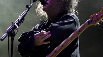 Robert Smith - The Cure - AP