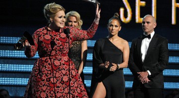O prêmio de Melhor Performance Pop Solo na cerimônia do Grammy foi para Adele, por “Set Fire To The Rain [ao vivo] - AP