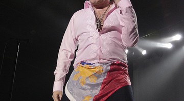 <b>1985</b>
<br>
Morrissey ataca o grupo de caridade Band Aid e seu cofundador. “Bob Geldof é um personagem nauseante. Band Aid foi a plataforma mais hipócrita da história da música popular.” 
 - AP