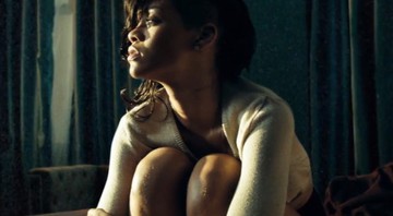 Rihanna - Abre - Reprodução