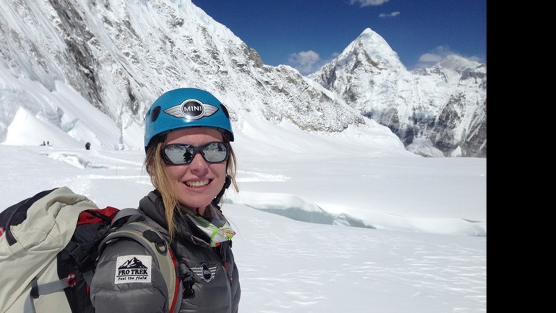 Karina Oliani persegue o sonho de alcançar o topo do monte Everest
