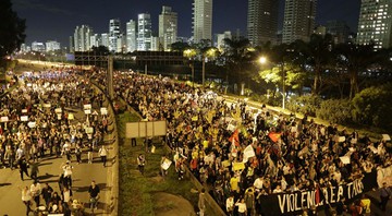 Manifestantes reunidos em São Paulo - Nelson Antoine/AP