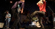 Caetano Veloso e Arto Lindsey juntos no palco - Costa Neto/Secult-PE
