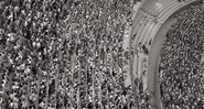 <b>Paixão Nacional</b>
Dupla visão aérea do Estádio do Maracanã (Rio de Janeiro) feita por Kurt Klagsbrunn durante a final da Copa do Mundo, em 1950 - Kurt Klagsbrunn