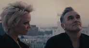 Morrissey e Pamela Anderson - “Earth Is The Loneliest Planet” - Reprodução / Vídeo