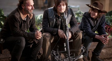 None - Andrew Lincoln, Norman Reedus e Chandler Riggs em cena 'The Walking Dead' (Foto: Reprodução)