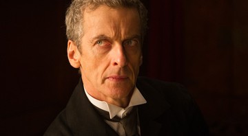 Alienígena Peter Capaldi é o novo Doutor.  - Adrian Rogers