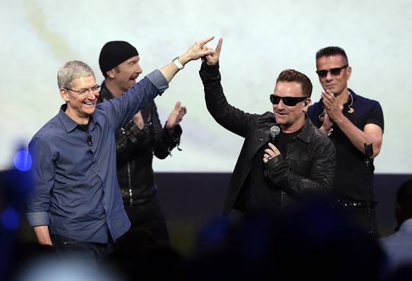 A banda U2 durante o lançamento do disco Songs of Innocence na conferência da Apple. Leia tudo aqui.
