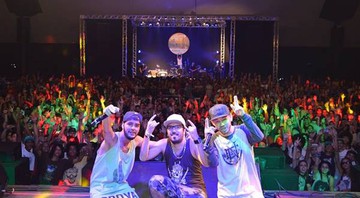 Grupo de rap Faroeste após show no Festival Vaca Amarela 2014  - Divulgação