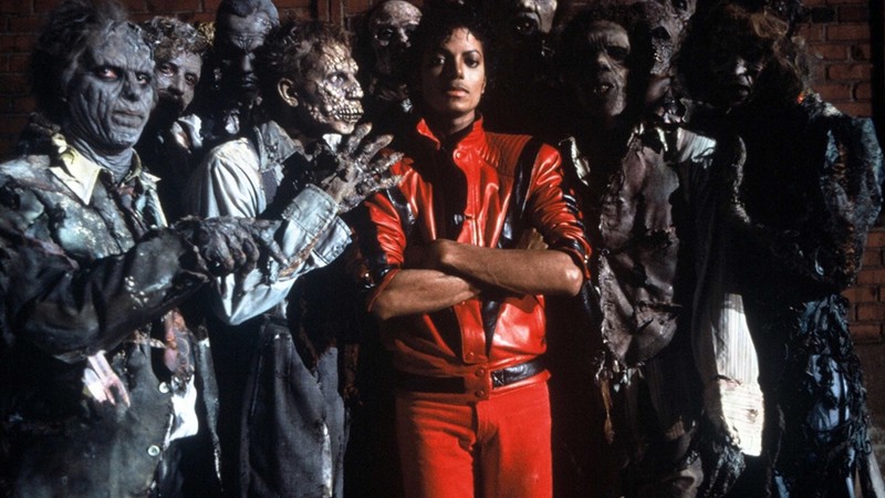 Michael Jackson e os zumbis do vídeo de "Thriller".