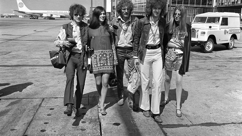 Em 1993, os integrantes do Cream, da esquerda para a direita, Jack Bruce Bruce, Ginger Baker e Eric Clapton, se apresentaram no 8º Hall da Fama do Rock. 