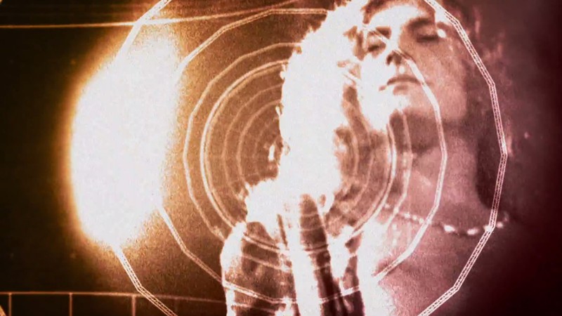 Clipe de "Rock And Roll" com a mixagem alternativa que estará no relançamento do álbum Led Zeppelin IV, realizada por Jimmy Page
