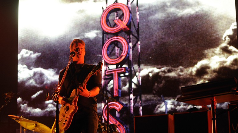Josh Homme, do Queens of the Stone Age, se apresenta no festival Coachella, na Califórnia, Estados Unidos, em abril de 2014. 
