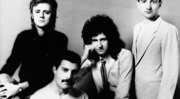 Integrantes do Queen posam para foto de divulgação em maio de 1982. Da direita para a esquerda: Roger Taylor, Freddie Mercury, Brian May e John Deacon  - AP