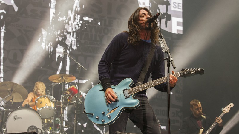 Dave Grohl se apresenta com o Foo Fighters no festival Voodoo Fest, em novembro de 2014, em Nova Orleans