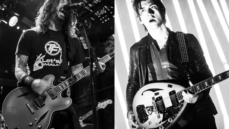 Dave Grohl, à frente do Foo Fighters, e Alex Turner, vocalista e guitarrista do Arctic Monkeys