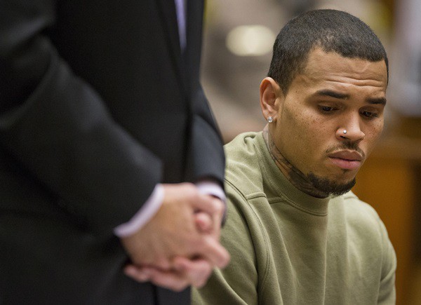 Chris Brown em julgamento.