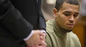 Chris Brown em julgamento. - AP