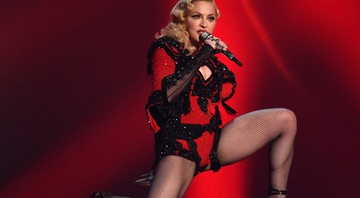 Madonna apresenta a faixa "Living for Love" no Grammy 2015 - AP