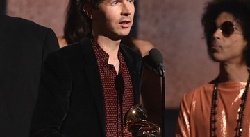 Beck recebe o gramofone de Álbum do Ano - AP