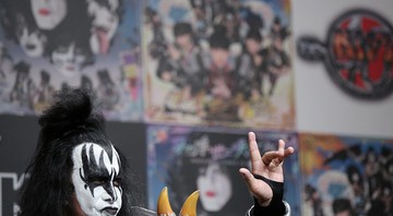 Integrante do Kiss em turnê com a banda pelo Japão - Eugene Hoshiko/AP