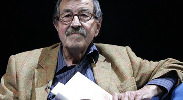 Escritor em evento de divulgação de livro, em 2006, em Berlim - AP Photo/Fritz Reiss