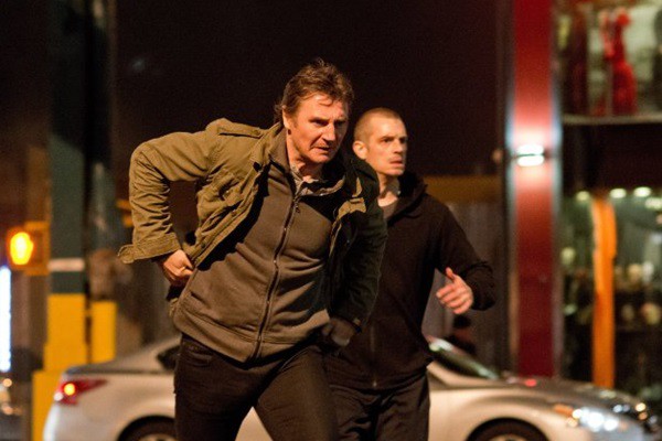 Liam Neeson e Joel Kinnaman no filme