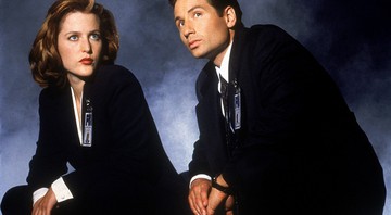David Duchovny (Fox Mulder) e Gillian Anderson (Dana Scully), protagonista de Arquixo X - Divulgação
