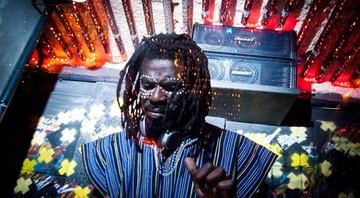 O ganês DJ Sankofa se apresenta no festival Bananada 2015.  - Claudio Cologni