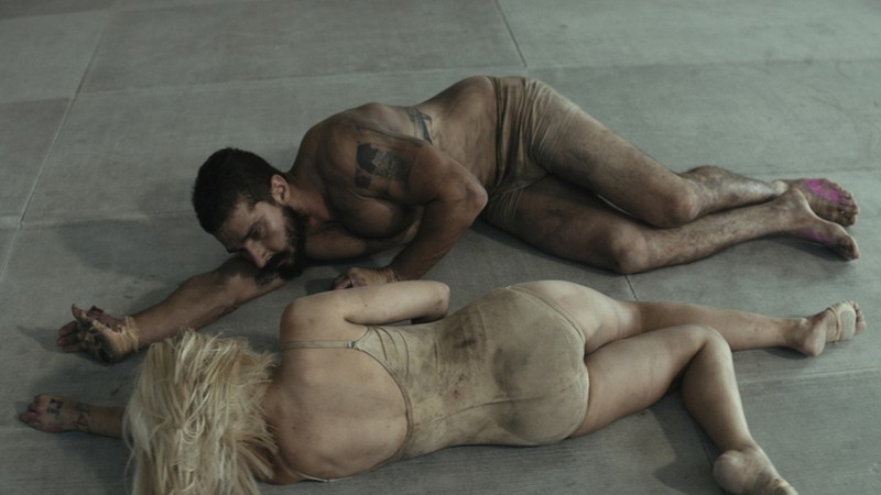 Cena do videoclipe “Elastic Heart”, de Sia, cujo diretor, Daniel Askill, participa Music Video Festival em São Paulo