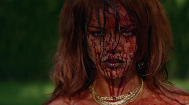 Rihanna em cena do clipe "Bitch Better Have My Money"