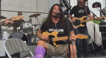 Dave Grohl em show ao lado de integrantes do Pearl Jam e Blind Melon. - Reprodução/Vídeo