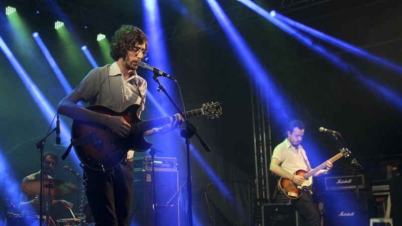 A banda O Terno faz show no Vento Festival 