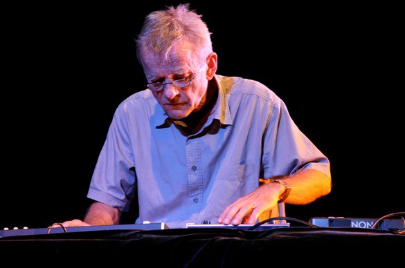 Precursor da música eletrônica Dieter Moebius