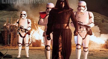 Kylo Ren (Adam Driver) e os stormtroopers em Star Wars: Episódio VII - O Despertar da Força - Reprodução/Entertainment Weekly