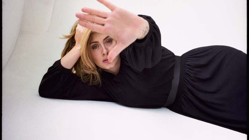 O Retorno Triunfante de Adele com o disco <i>25</i> - Theo Wenner