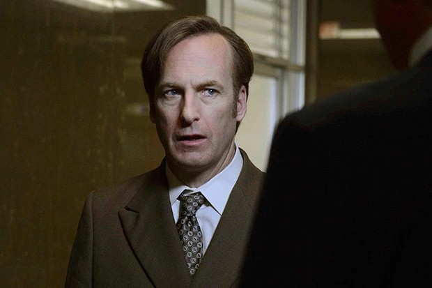 Bob Odenkirk como Jimmy McGill (Saul Goodman) em imagem da segunda temporada de Better Call Saul