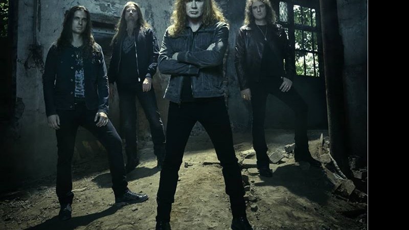 O grupo norte-americano Megadeth, com o guitarrist abrasileiro Kiko Loureiro e o vocalista Dave Mustaine