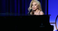 Lady Gaga durante performance no 27º Producers Guild Awards, realizado em janeiro de 2016 em Los Angeles - John Salangsang/AP