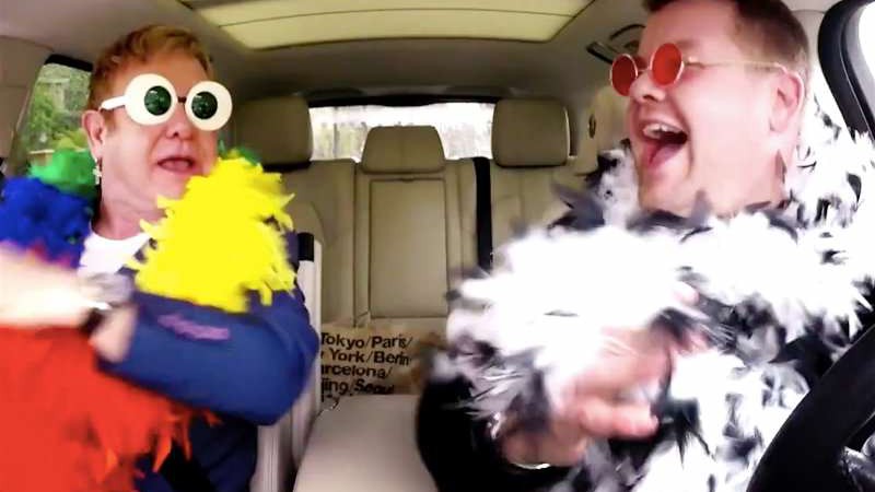 Elton John participa do Carpool Karaoke