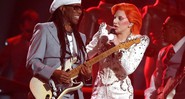 O guitarrista Nile Rodgers e a cantora Lady Gaga durante homenagem a David Bowie, realizada na cerimônia de premiação do Grammy 2016 - Matt Sayles/AP
