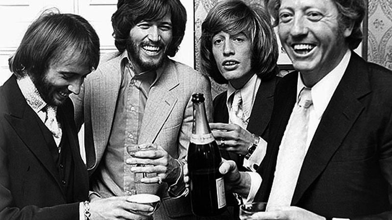 Stigwood e os Bee Gees em 1971.