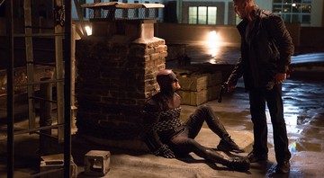 Frank Castle (Justiceiro, vivido por Jon Bernthal) e Matt Murdock (Demolidor, vivido por Charlie Cox) em imagem da segunda temporada de <>Demolidor</i> - Reprodução