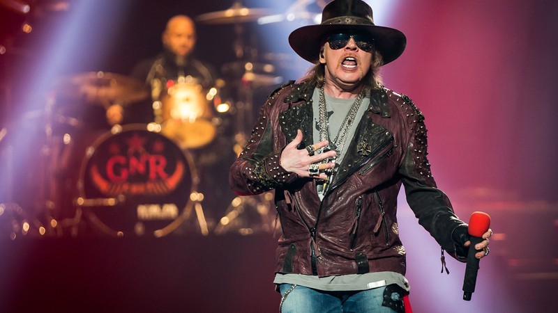 Axl Rose à frente do Guns N' Roses em show de 2014