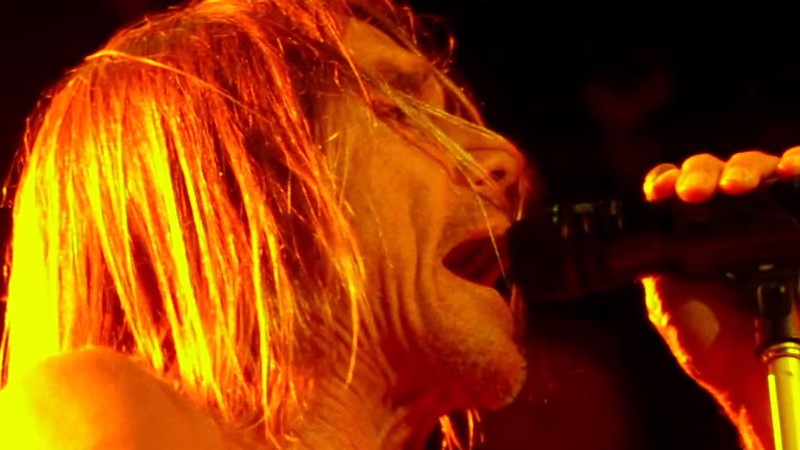 Iggy Pop em trecho do clipe de "Sunday", faixa dele com Josh Homme (Queens of the Stone Age) presente no disco Post Pop Depression