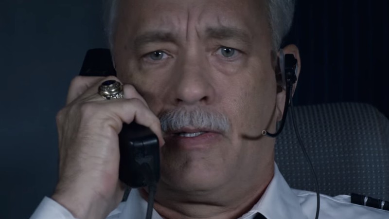 Tom Hanks em cena do trailer do filme <i>Sully</i>, de Clint Eastwood - Reprodução/Vídeo