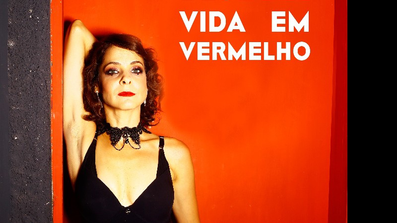 Capa do single “Vida em Vermelho”, da cantora Blubell
