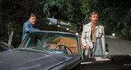 Russell Crowe e Ryan Gosling em Dois Caras Legais (Imagem: Reprodução)