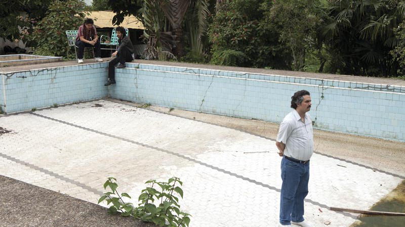 Na segunda temporada de Narcos, Escobar (Wagner Moura) vê seu império ruir